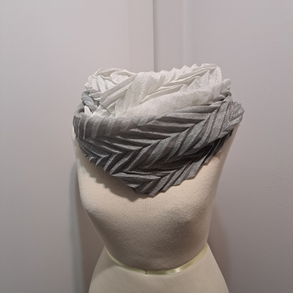 Croft & Barrow Crinkle Shimmering Ombre Metallic Infinity Scarf - Picture 1 of 11